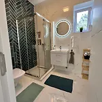B-home Apartment God